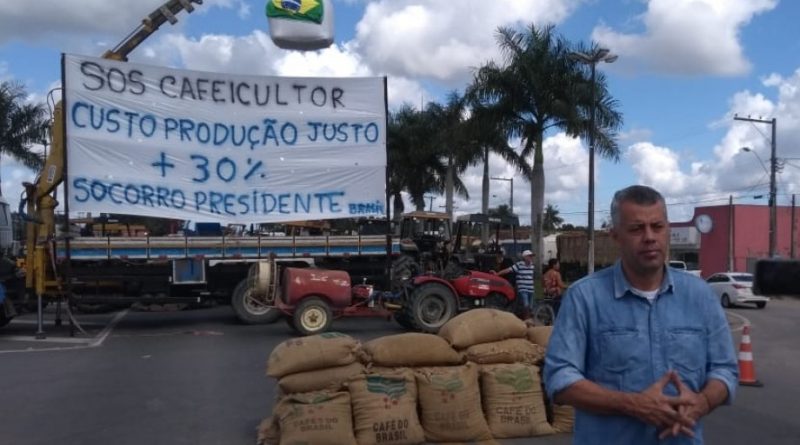 Evair de Melo reivindica preços mais justos aos cafeicultores em manifestação em Linhares (ES)