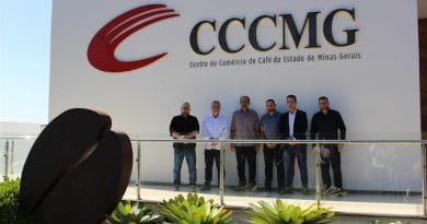 Ex-prefeito de BH e pré-candidato ao governo de Minas visita CCCMG